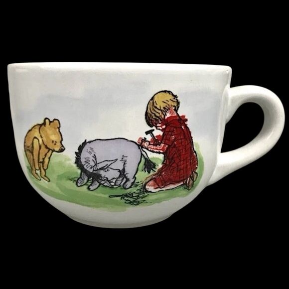 Disney Classic 'Winnie the Pooh & Friends' Oversized Coffee/Soup/Cereal Mug - Picture 5 of 12